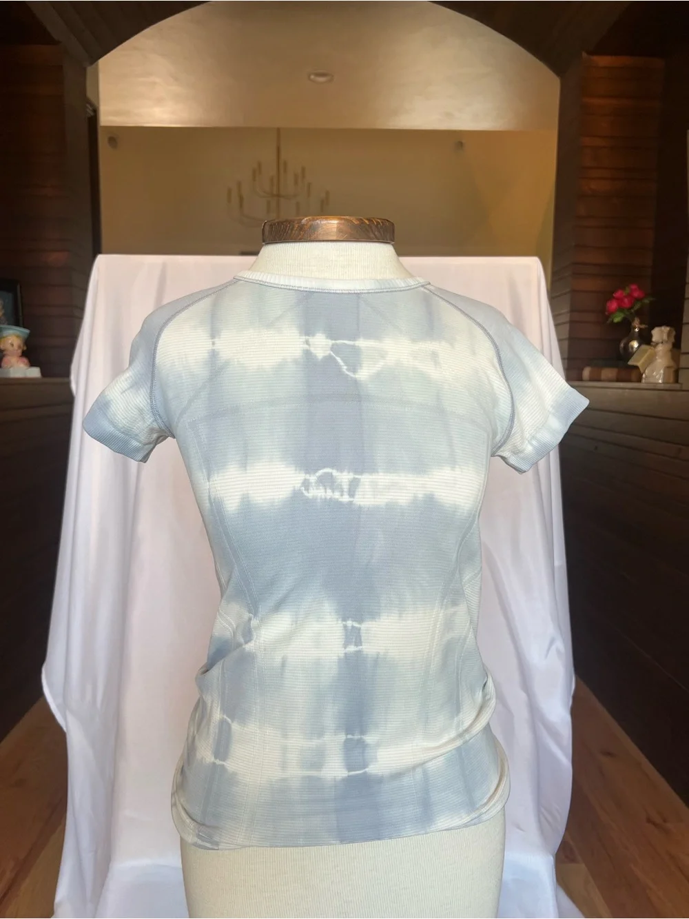 Ivivva Blue and White Tie-Dye Short Sleeve Crewneck